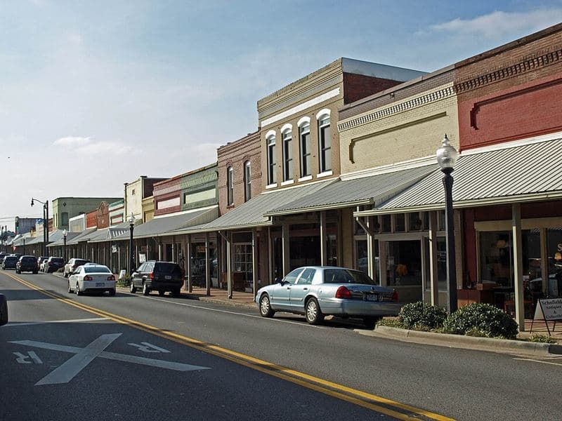 Buildings on the 100 block of Main Street in Hartselle, Alabama, part of the Hartselle Downtown Commercial Historic District