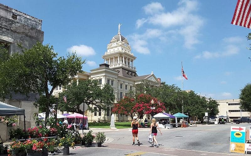 Downtown Belton during Market day