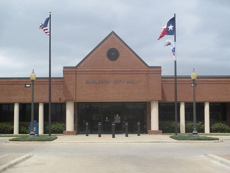 I took photo of Burleson, TX, City Hall, with Canon camera, April 7, 2013. Billy Hathorn (talk) 20:13, 9 April 2013 (UTC)