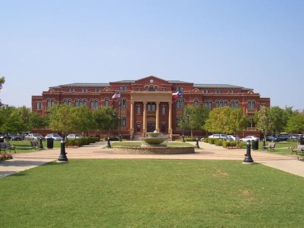 Photo taken of Southlake Town Square on July 23, 2006.